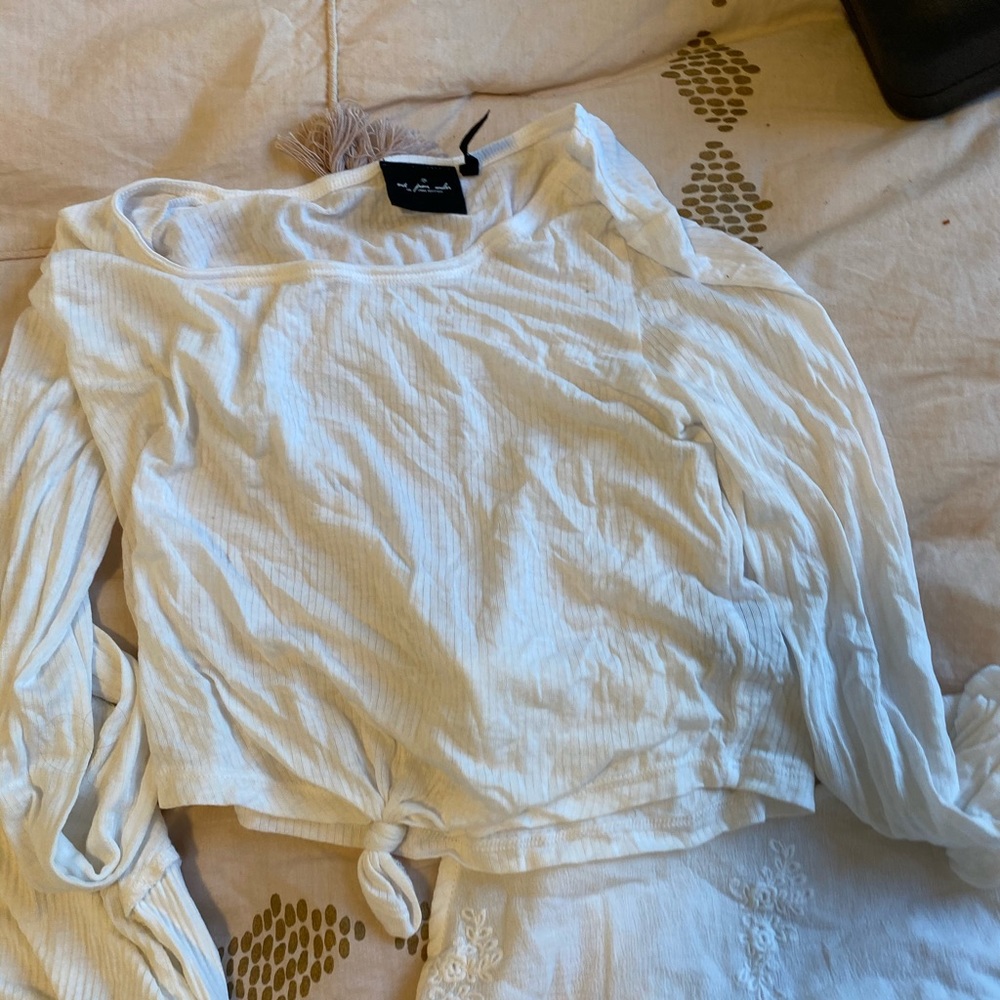 Basic white crop shirt